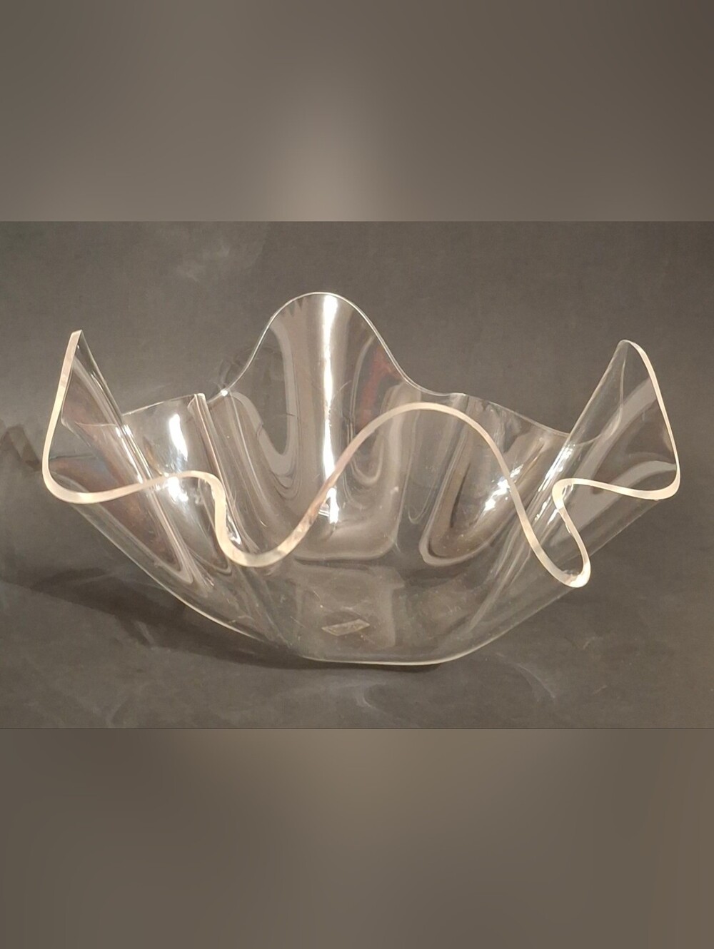 Vintage 70s clear Lucite handkerchief Bowl 7.5×4"